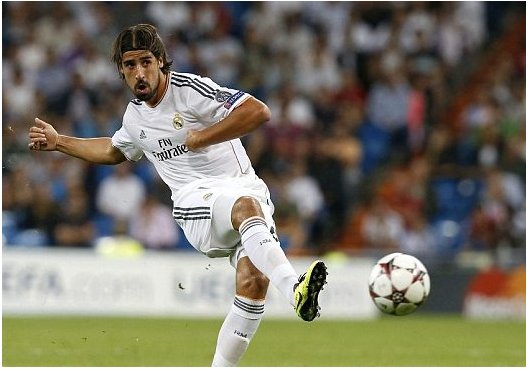 Khi bị Arsenal từ chổi Khedira phải “hạ mình”