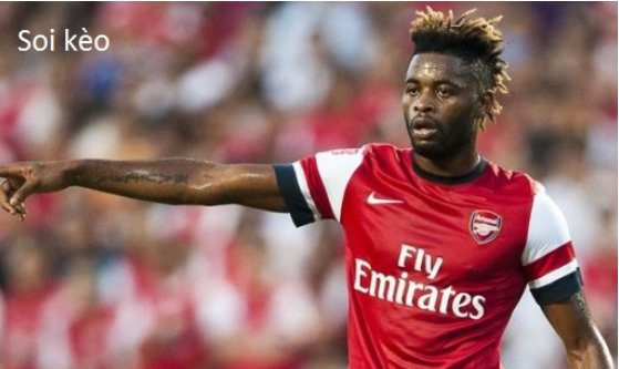 Alex Song chính thức trở lại Premier League