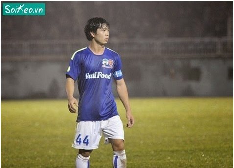 Ra mắt không hoàn hảo