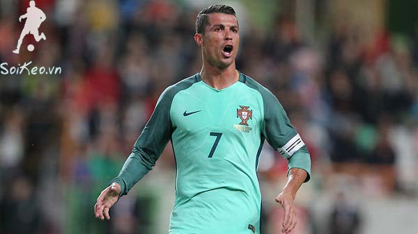 Ronaldo đánh giá cao hàng tiền vệ Pháp