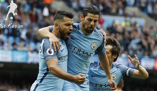 Pep giải thích lý do để 3 trụ cột ngồi ngoài