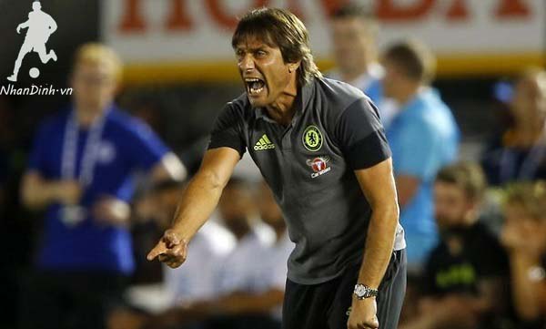 Hazard tin tưởng chiến thuật của Conte