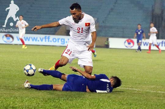 HLV Hoàng Anh Tuấn chê U19
