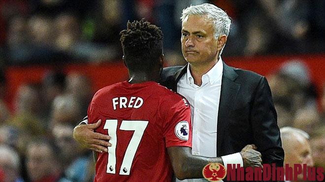 MU ra quân Ngoại hạng Anh đau tim: Mourinho vòi tiền là đúng