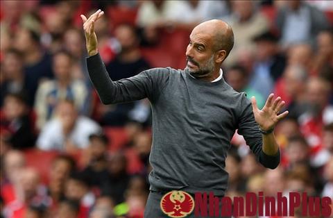 Man City thắng to, Guardiola vẫn nổi giận