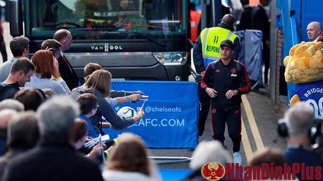 Sanchez đến PSG: Báo Anh chỉ mặt “kẻ phản Chúa”, phản bội MU như Di Maria?