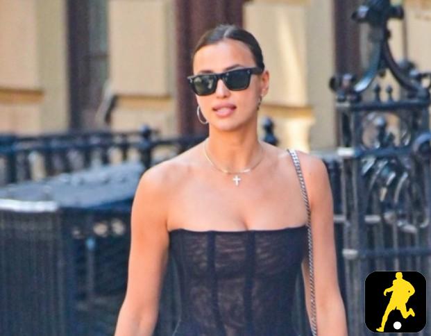 Siêu mẫu Irina Shayk diện bodysuit khoe dáng “bốc lửa” trên phố